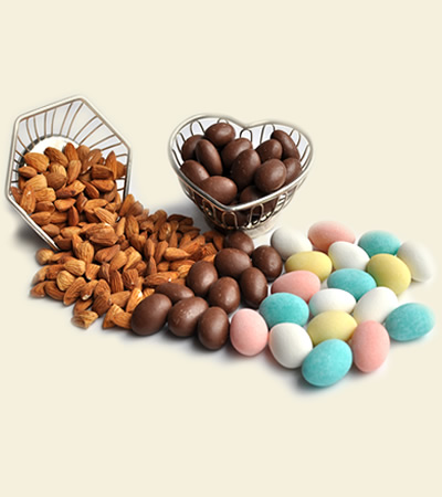 Milk Chocolate Covered Almonds coated with a colored candy shell produl